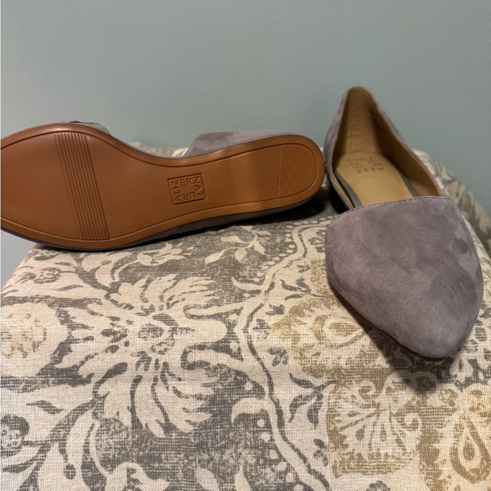 Naturalizer Women's Gray Suede Flats - Picture 3 of 3